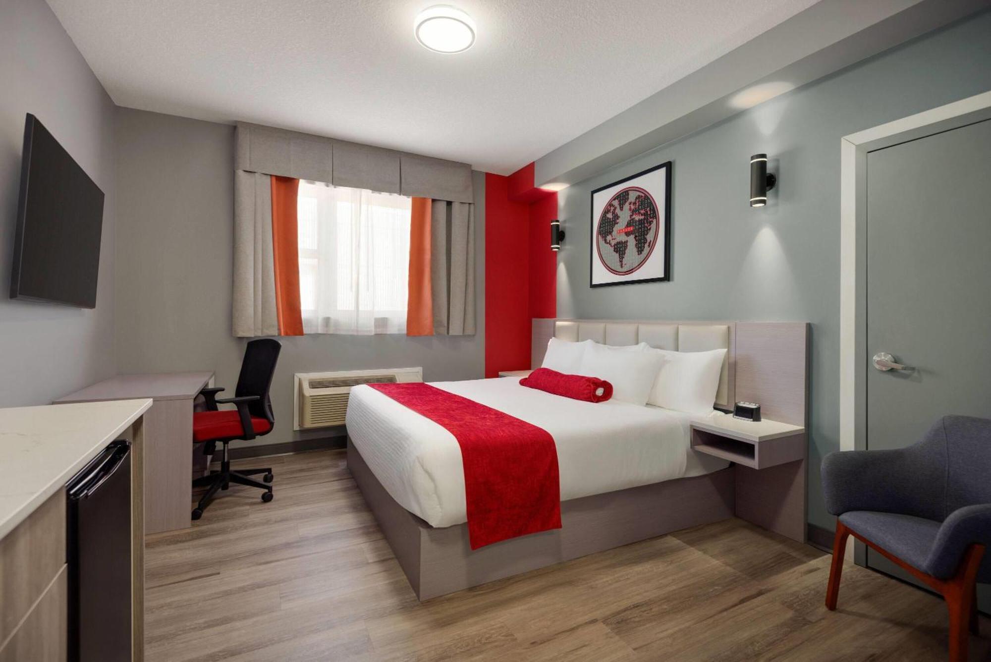 Ramada By Wyndham West Edmonton Hotel & Suites Экстерьер фото