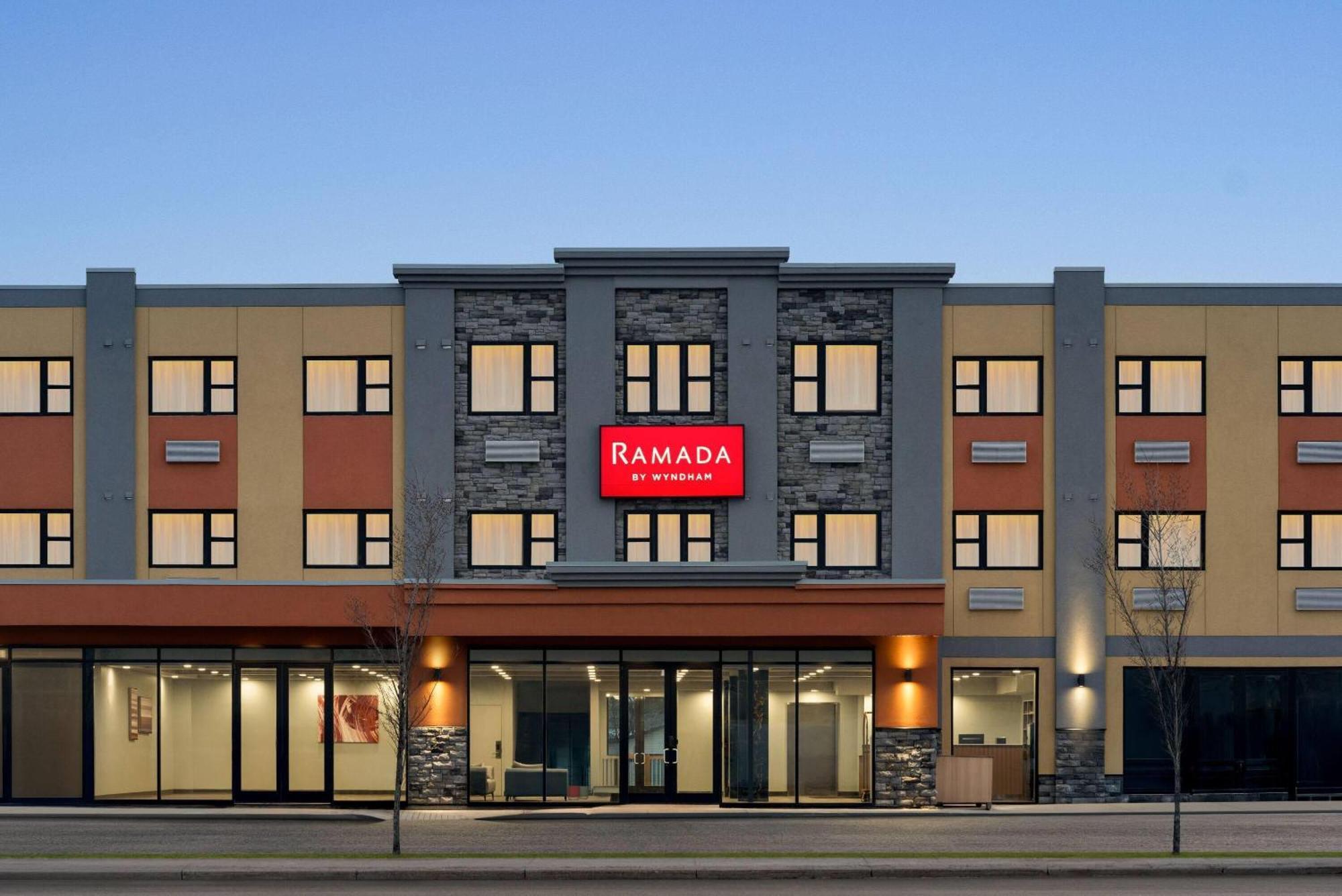 Ramada By Wyndham West Edmonton Hotel & Suites Экстерьер фото