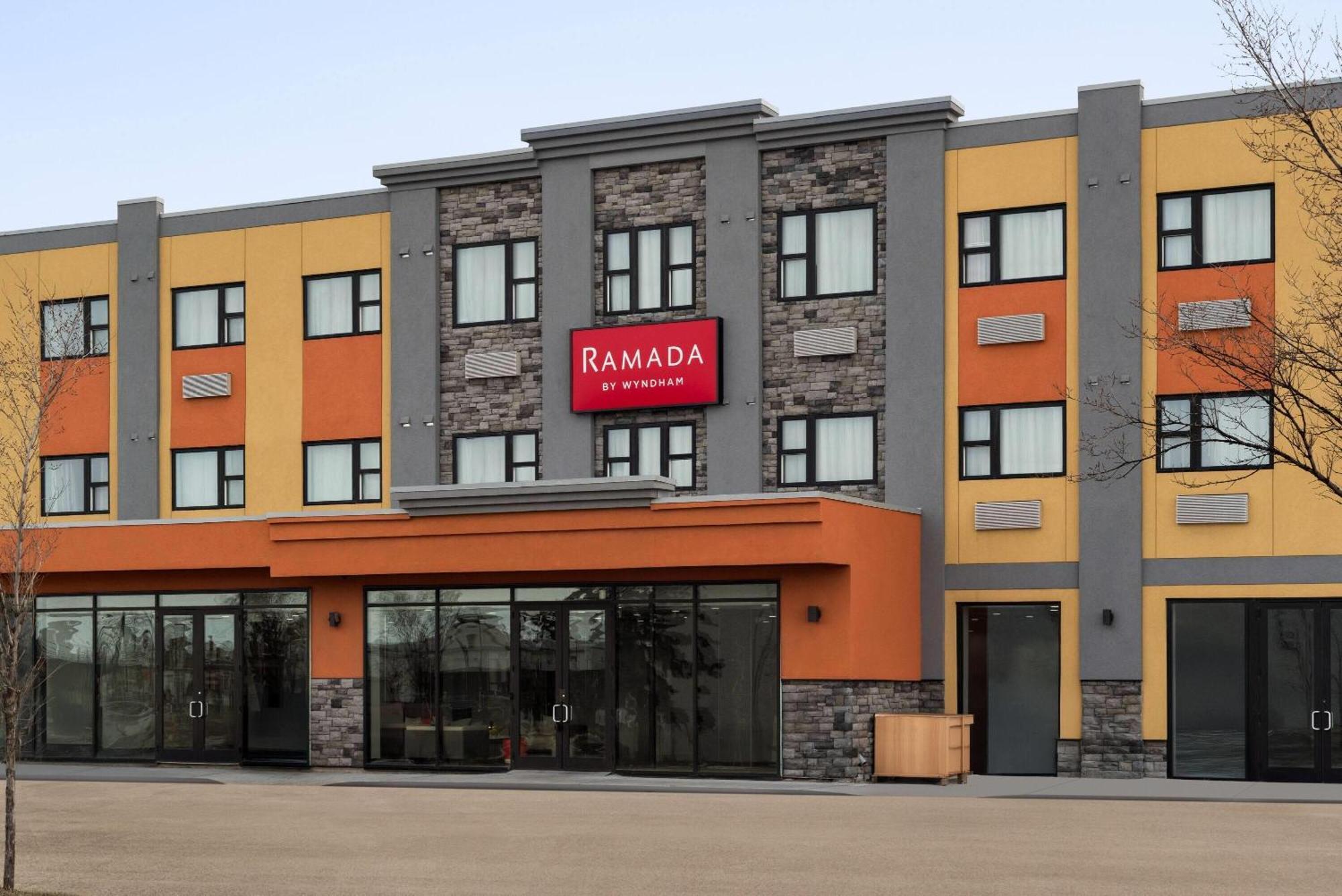 Ramada By Wyndham West Edmonton Hotel & Suites Экстерьер фото